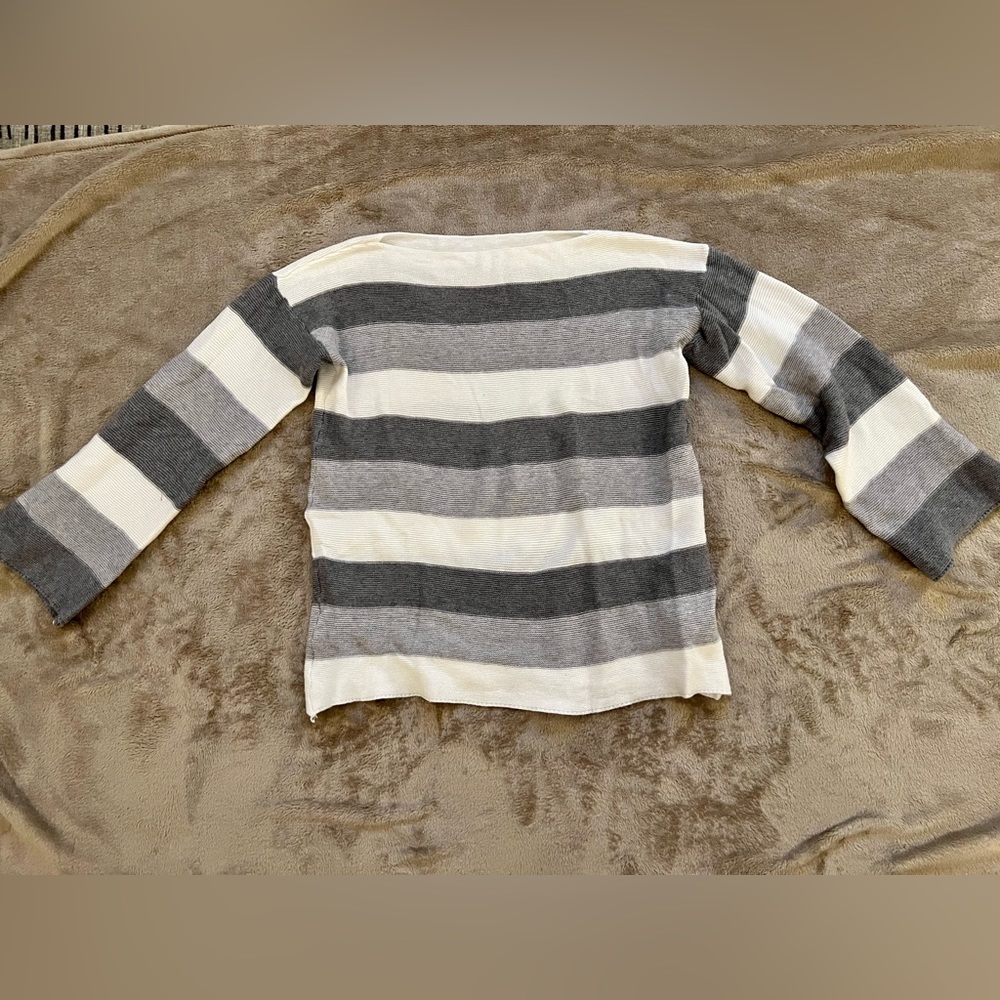 Multicolor gray sweater